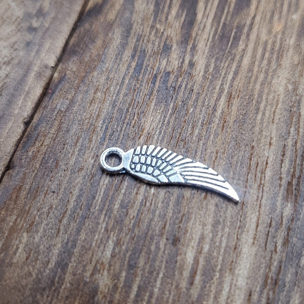 Small charm angel wing‎